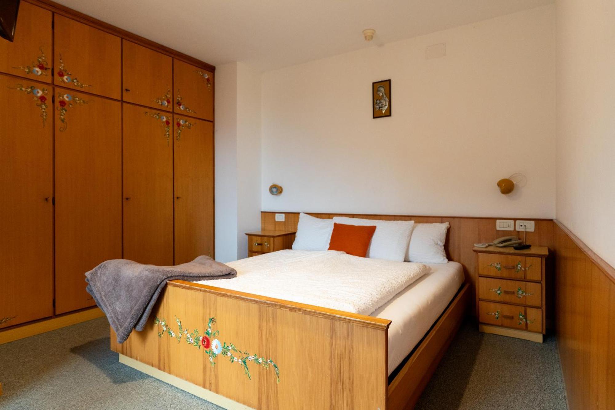 Albergo Pensione Serenetta Varena Exterior foto